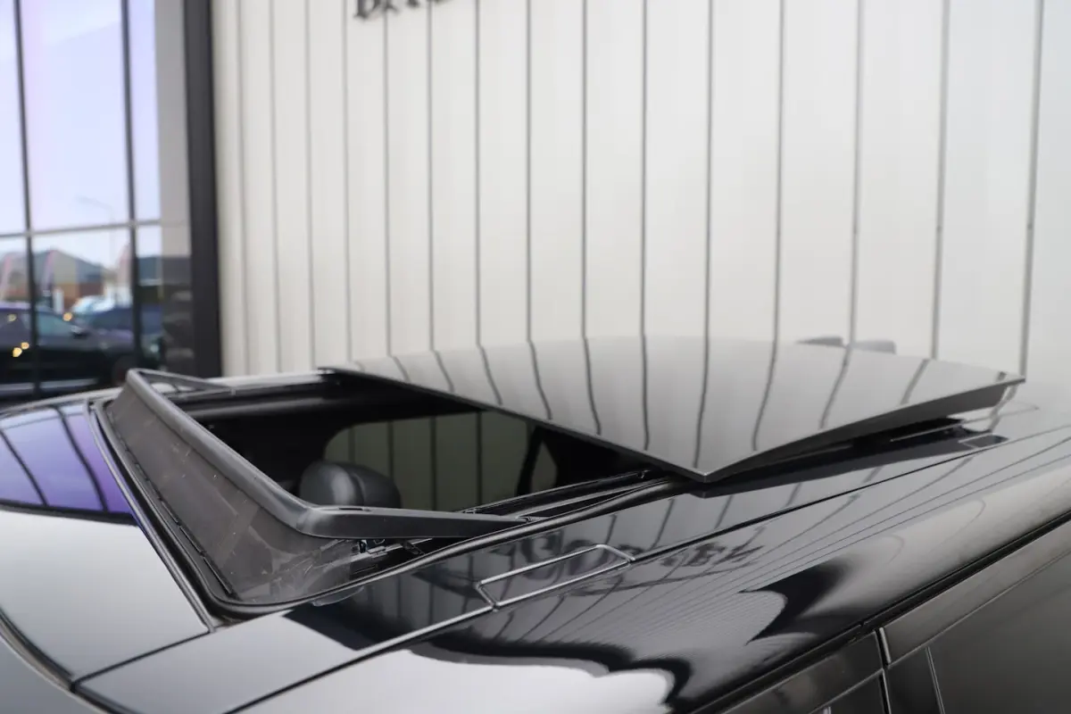 3.0 P550e Autobiography | 550PK | Luchtvering | Achterasbesturing | Head-up | Keyless-go |