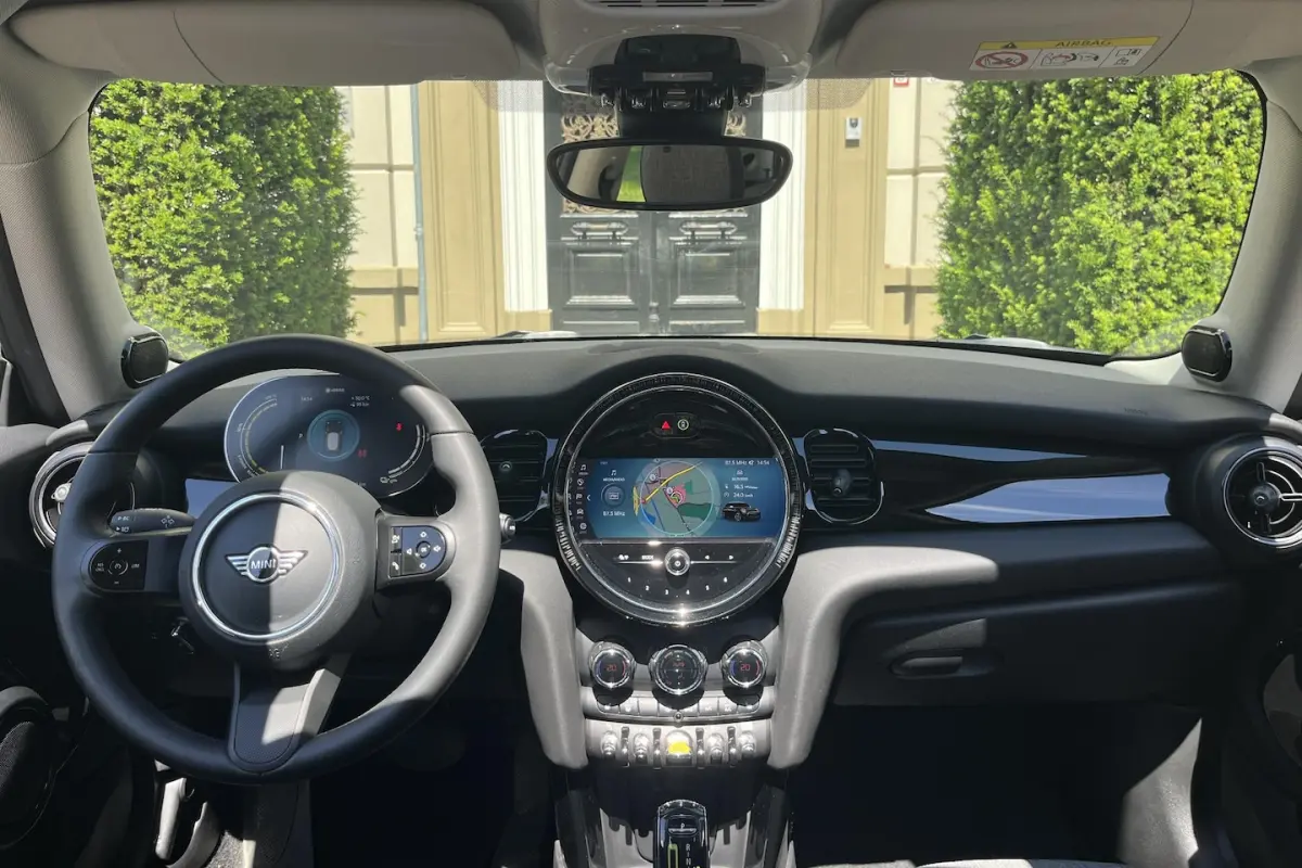 Classic 33 kWh PANO | H&K | CAMERA | CARPLAY | KEYLESS | HALF LEDER