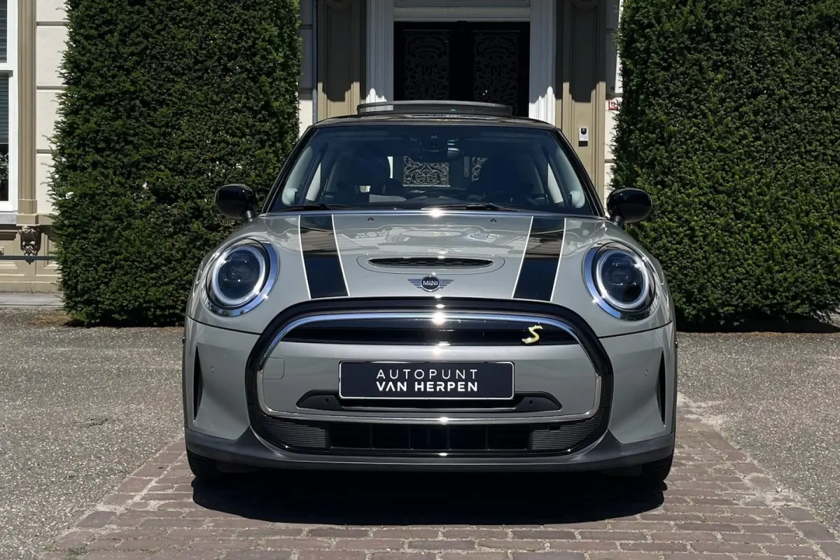 Classic 33 kWh PANO | H&K | CAMERA | CARPLAY | KEYLESS | HALF LEDER