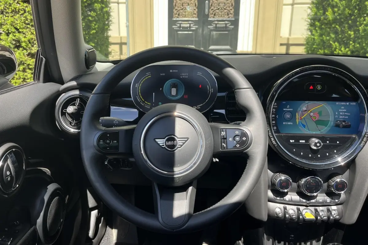 Classic 33 kWh PANO | H&K | CAMERA | CARPLAY | KEYLESS | HALF LEDER
