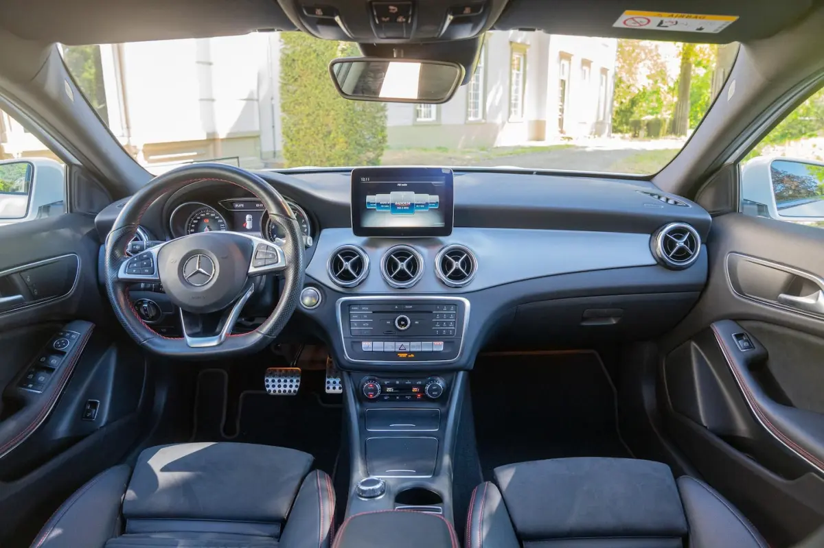 180 Business Solution AMG TREKHAAK | CAMERA | KEYLESS | ORG NL 2E EIGN