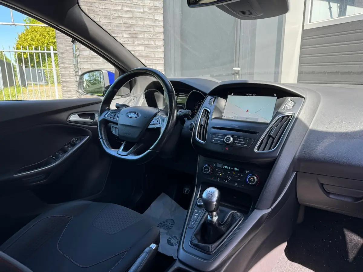 1.0 ST Line Navi, Camera, Climate, Cruise,