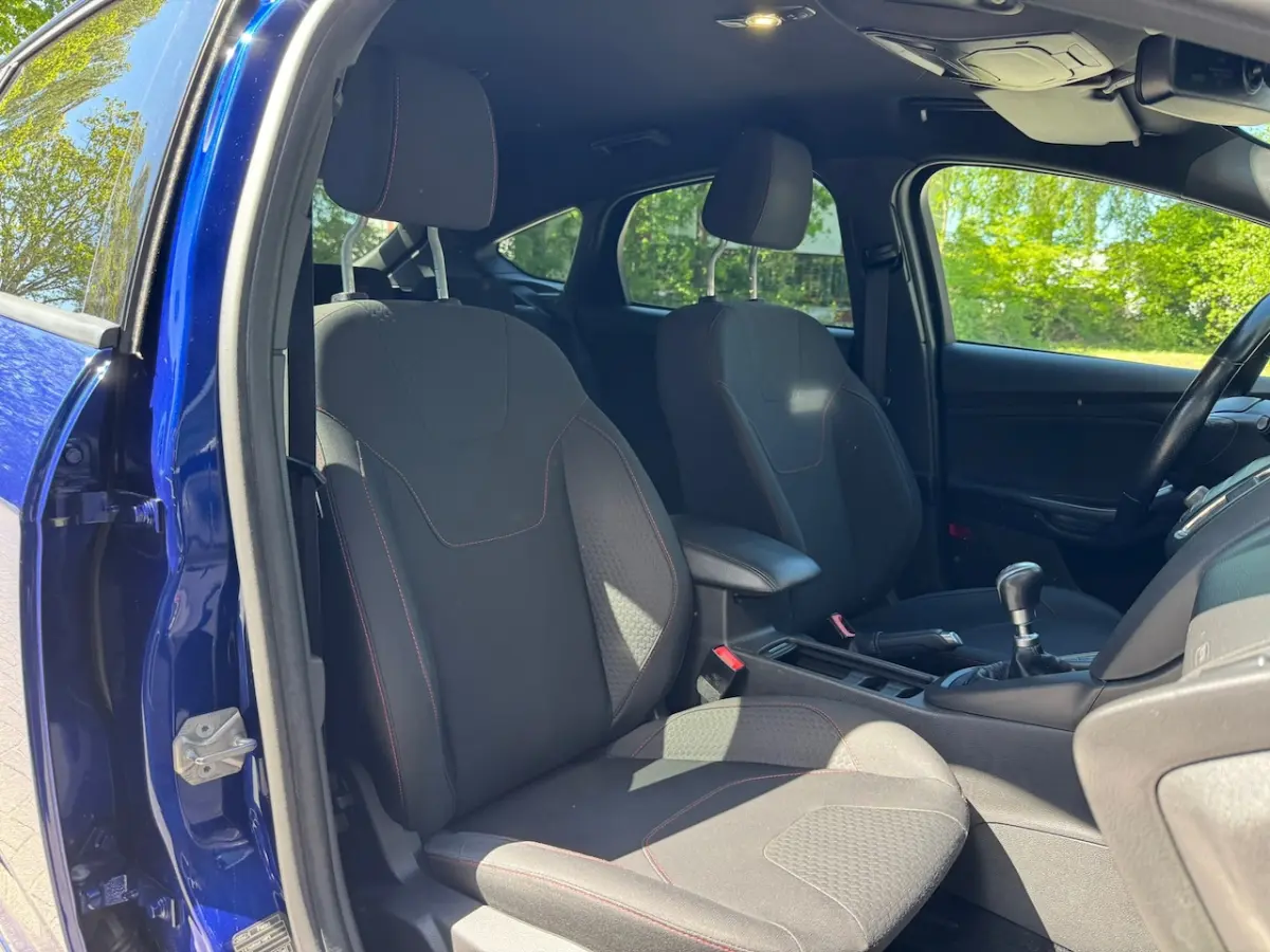 1.0 ST Line Navi, Camera, Climate, Cruise,