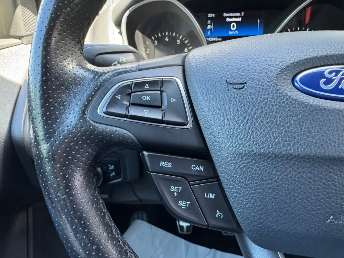 1.0 ST Line Navi, Camera, Climate, Cruise,