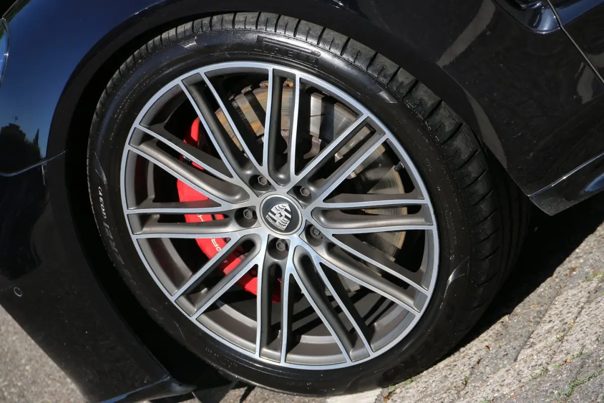 2.9 4 E-Hybrid DEALER OND. 5-PERS. NP 165.000, -