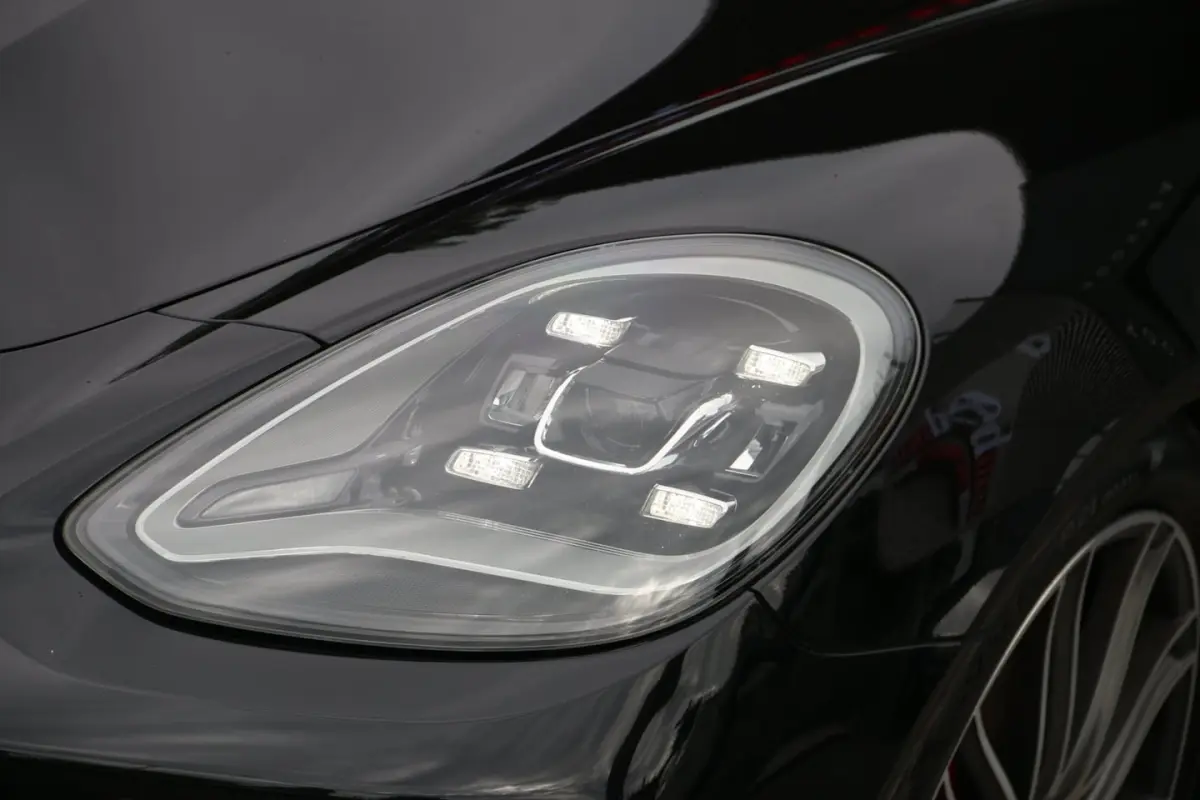 2.9 4 E-Hybrid DEALER OND. 5-PERS. NP 165.000, -