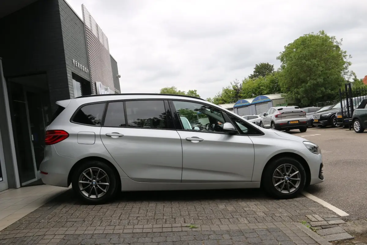 218i Executive 7PERS DEALER ONDH TREKHAAK