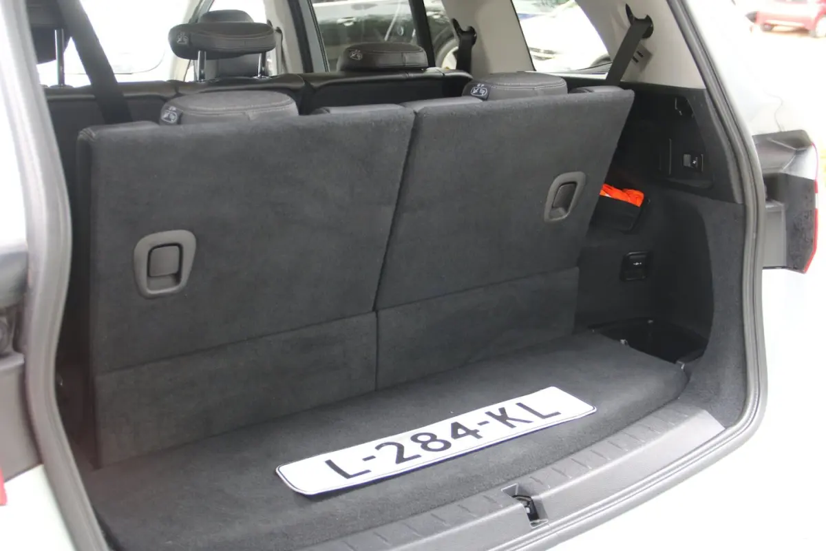 218i Executive 7PERS DEALER ONDH TREKHAAK