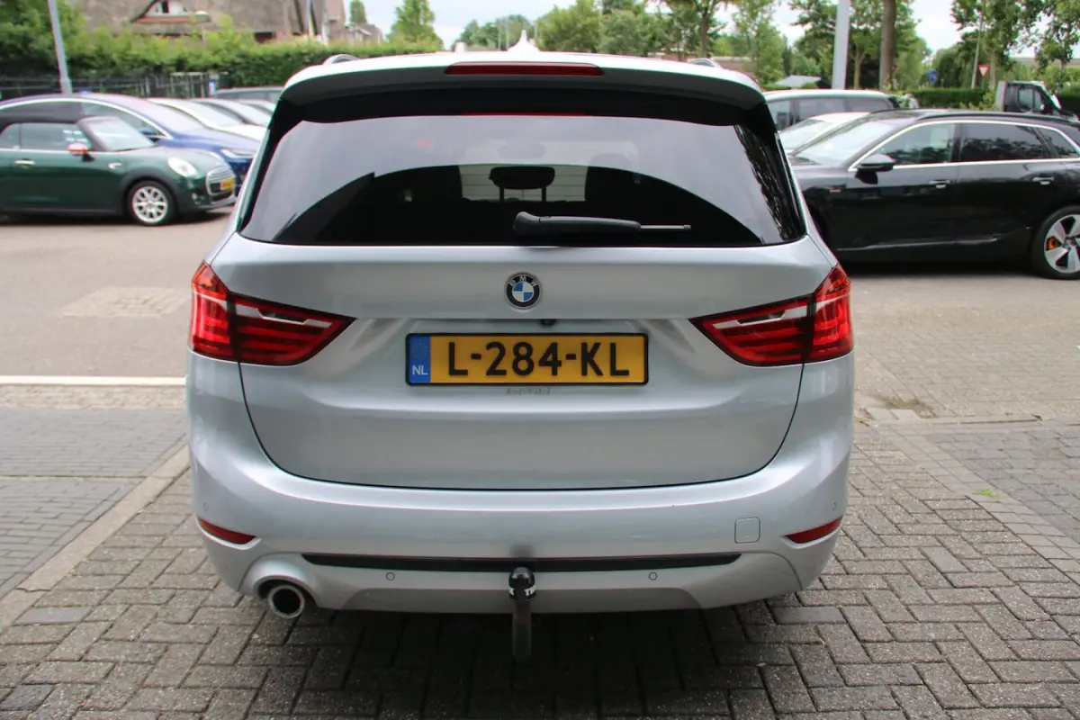 218i Executive 7PERS DEALER ONDH TREKHAAK