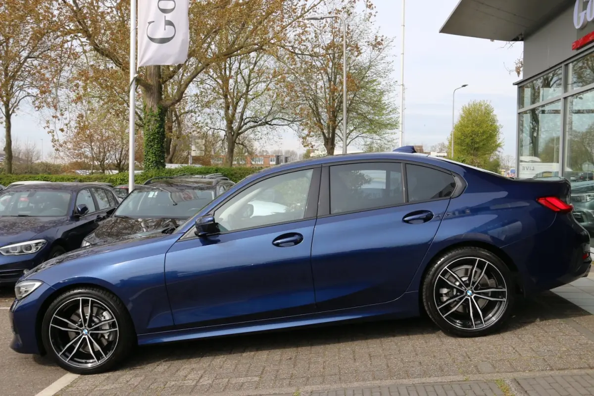 330i Executive