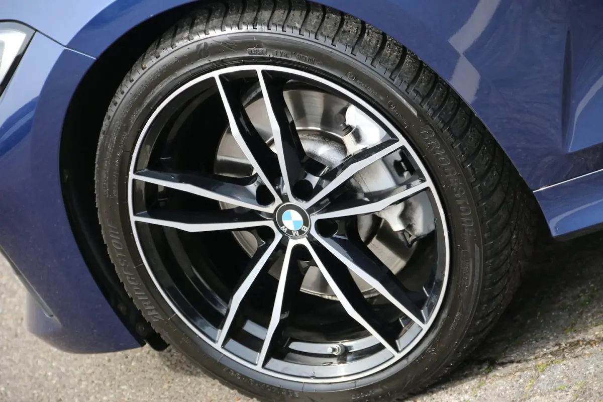 330i Executive