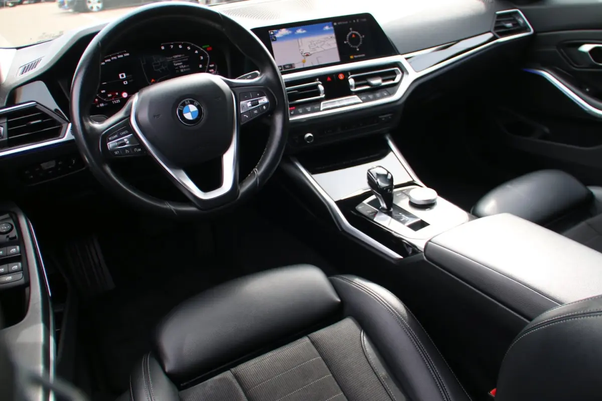 330i Executive
