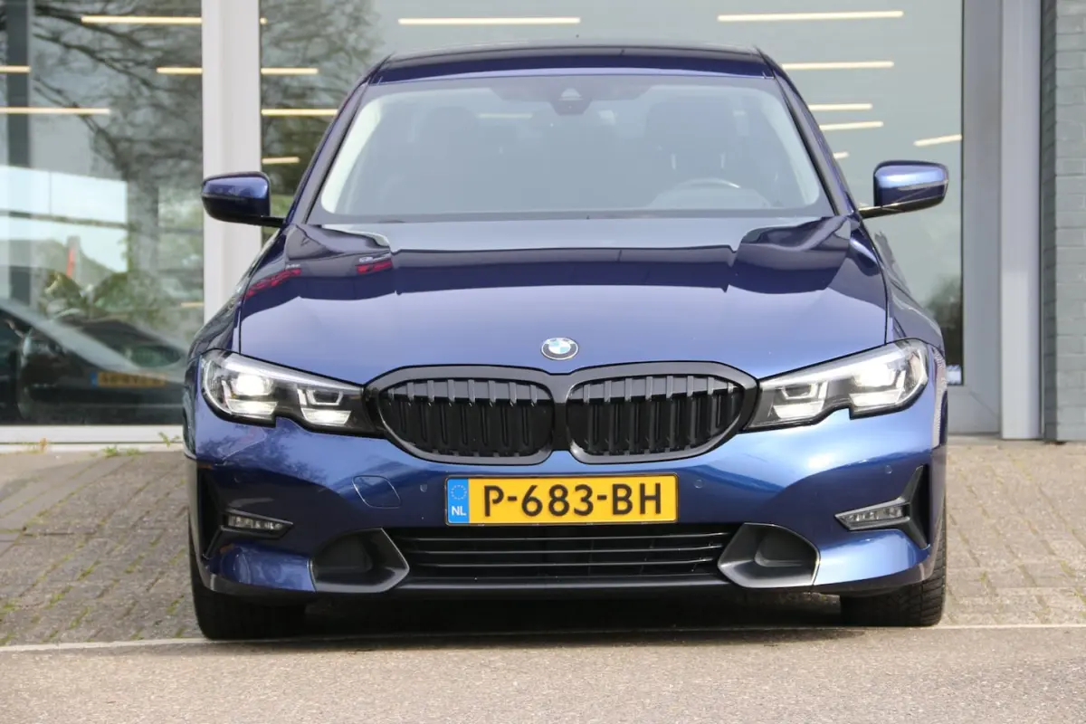 330i Executive