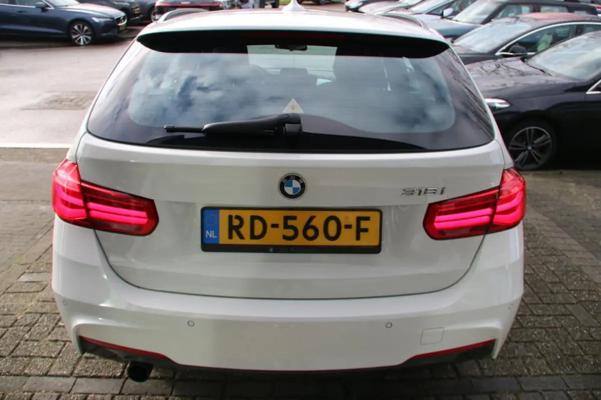 318i Executive M-PAKKET DEALER OND. NL-AUTO NAP