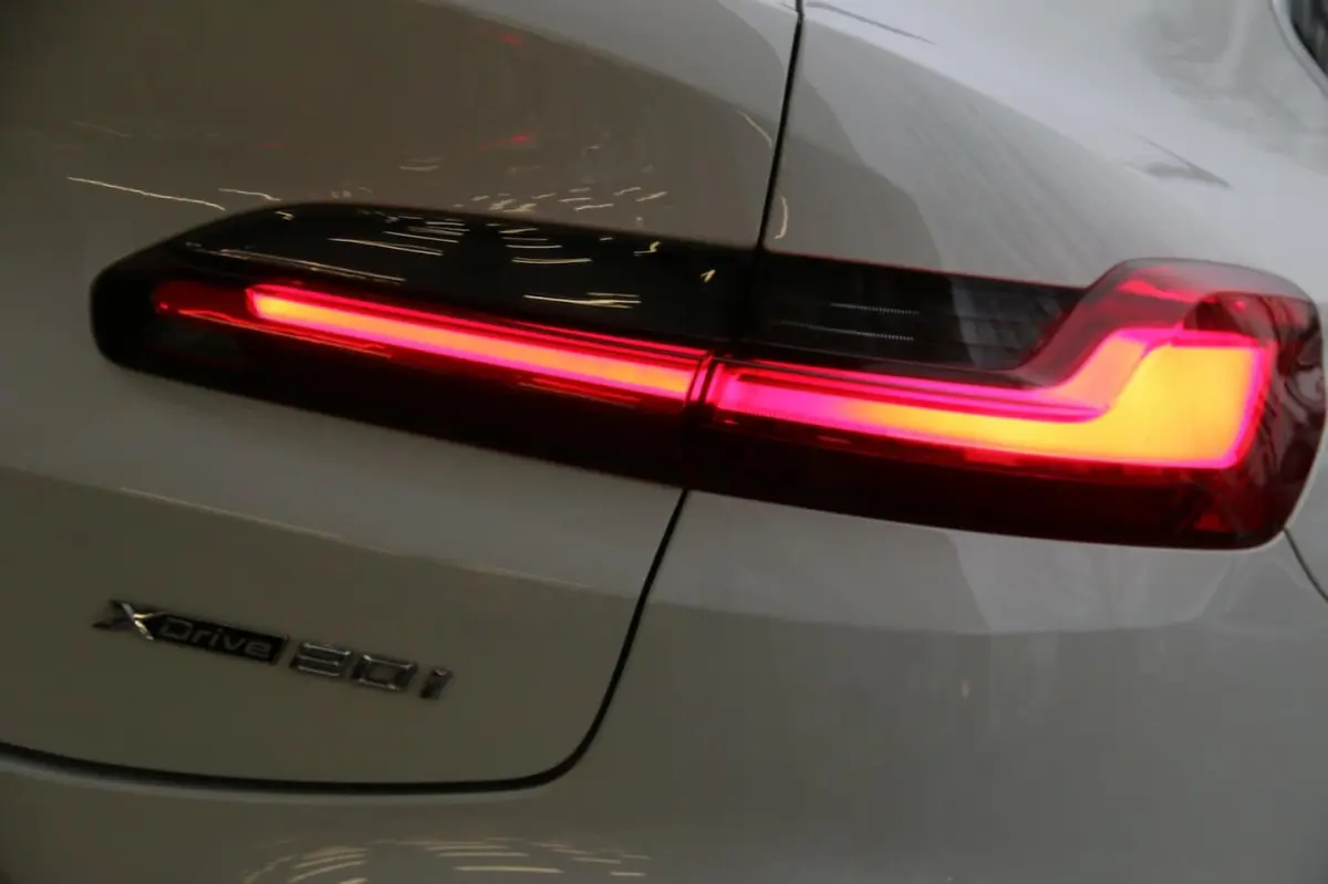 XDrive20i High Executive PANO-DAK DEALER OND