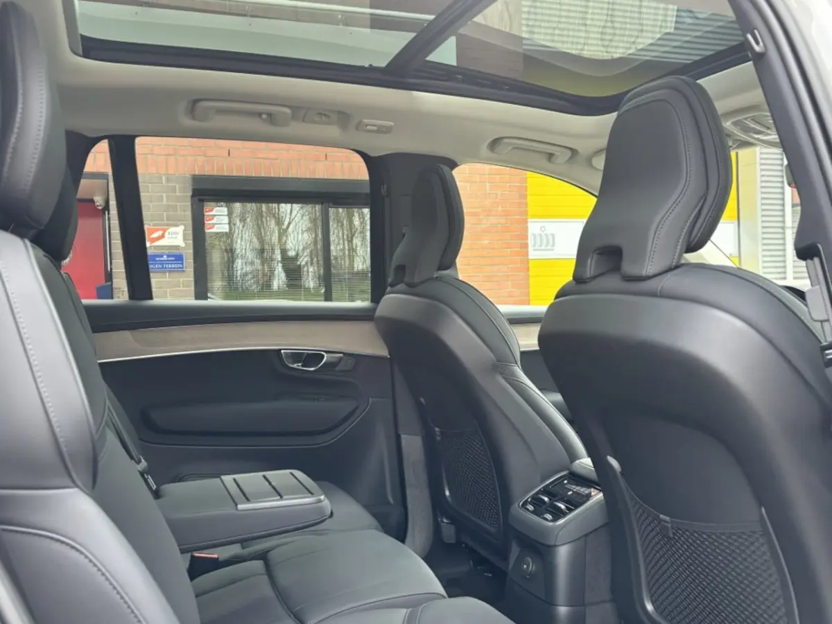 T8 AWD Facelift Dark Four-C Panorama 21" 360Â° BTW