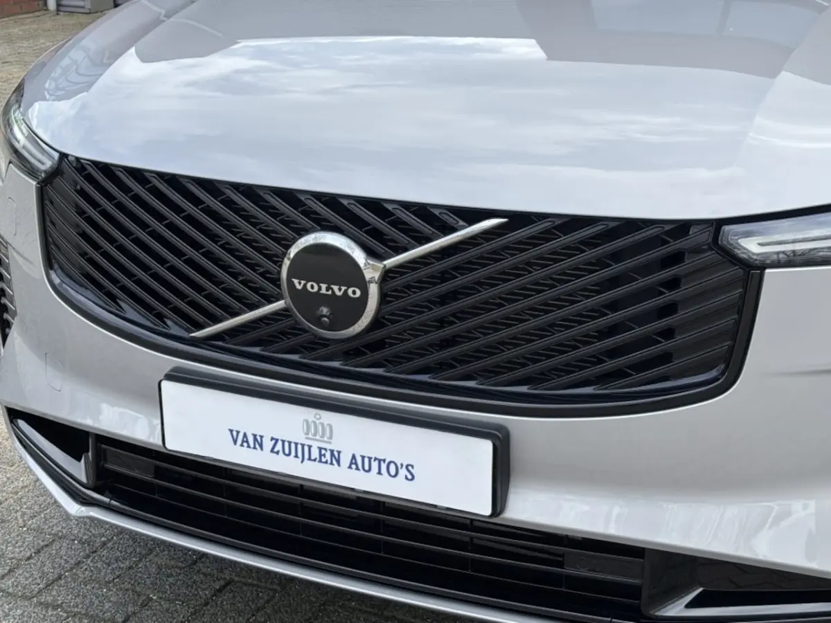 T8 AWD Facelift Dark Four-C Panorama 21" 360Â° BTW