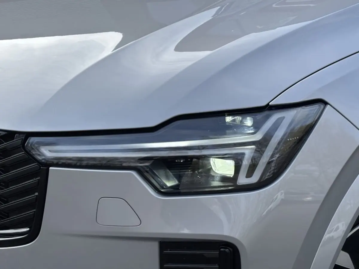 T8 AWD Facelift Dark Four-C Panorama 21" 360Â° BTW