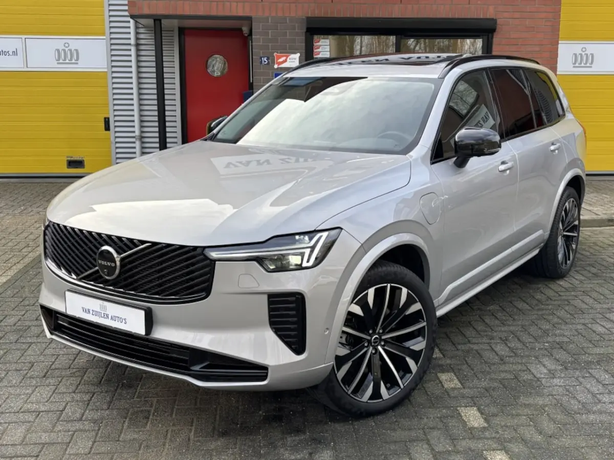T8 AWD Facelift Dark Four-C Panorama 21" 360Â° BTW
