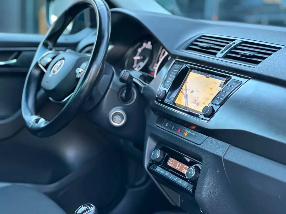 1.0 TSI Business Edition/1STE EIG/NAVI/APP-CONNECT/NL-AUTO NAP