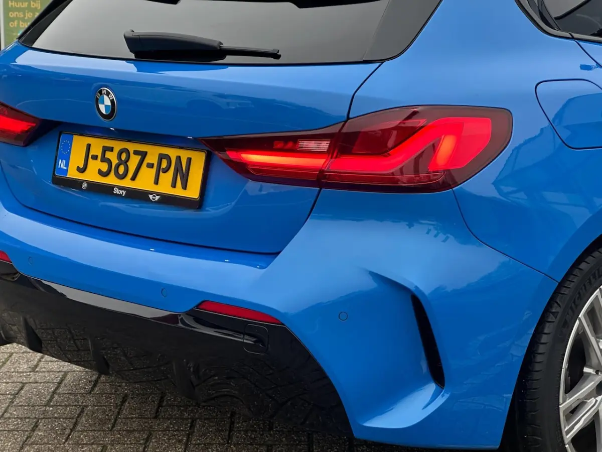 118i Executive Edition/PANO-DAK/NAVI/CARPLAY/LED/NL AUTO NAP