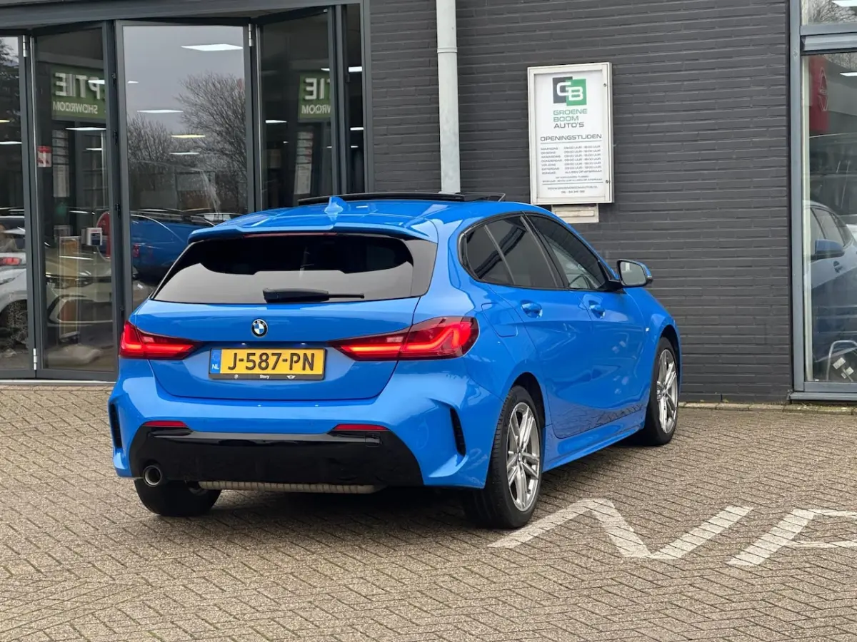 118i Executive Edition/PANO-DAK/NAVI/CARPLAY/LED/NL AUTO NAP