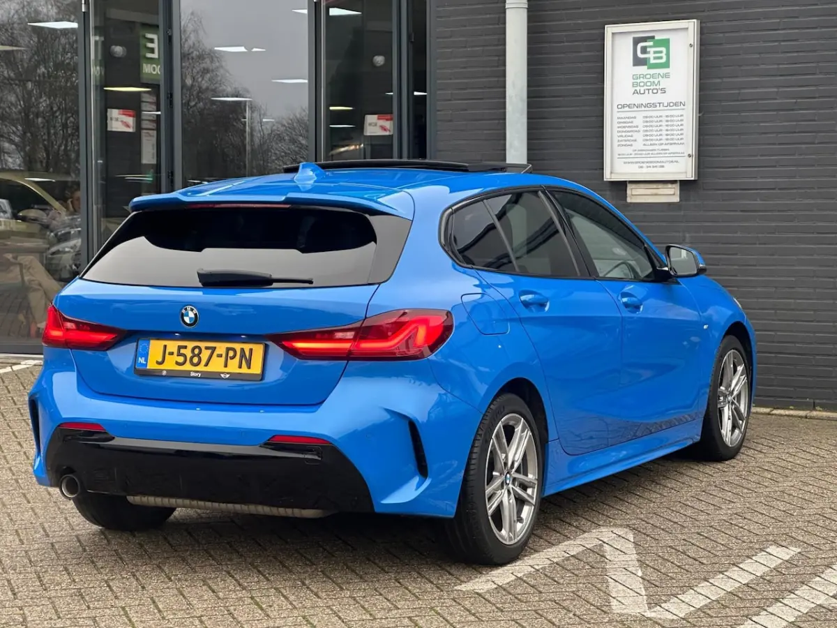 118i Executive Edition/PANO-DAK/NAVI/CARPLAY/LED/NL AUTO NAP