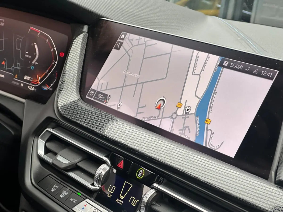 118i Executive Edition/PANO-DAK/NAVI/CARPLAY/LED/NL AUTO NAP