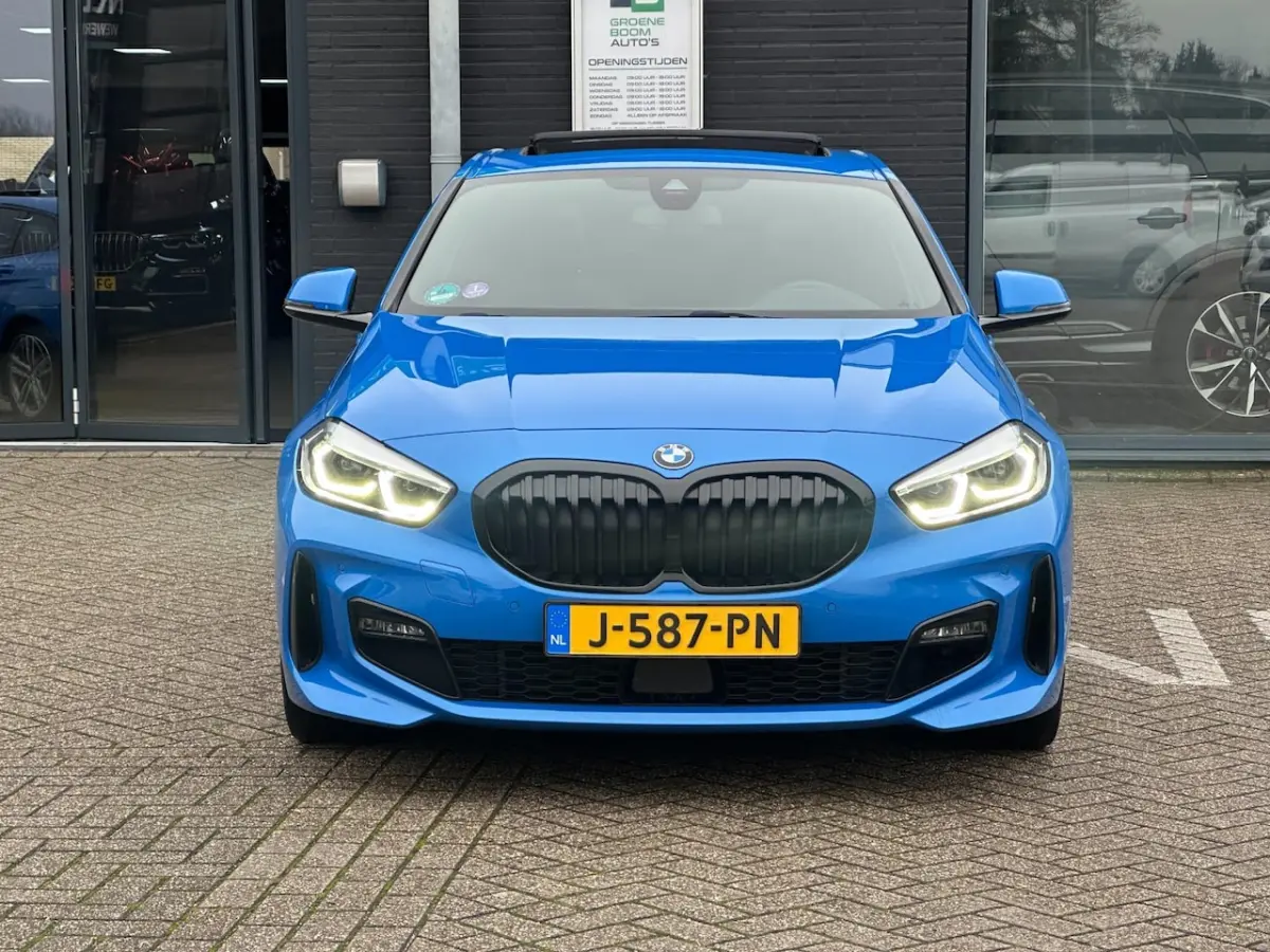 118i Executive Edition/PANO-DAK/NAVI/CARPLAY/LED/NL AUTO NAP