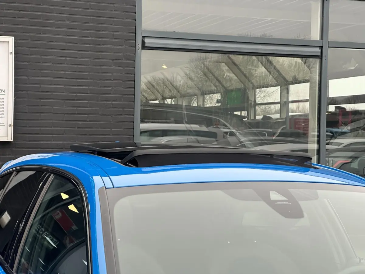 118i Executive Edition/PANO-DAK/NAVI/CARPLAY/LED/NL AUTO NAP