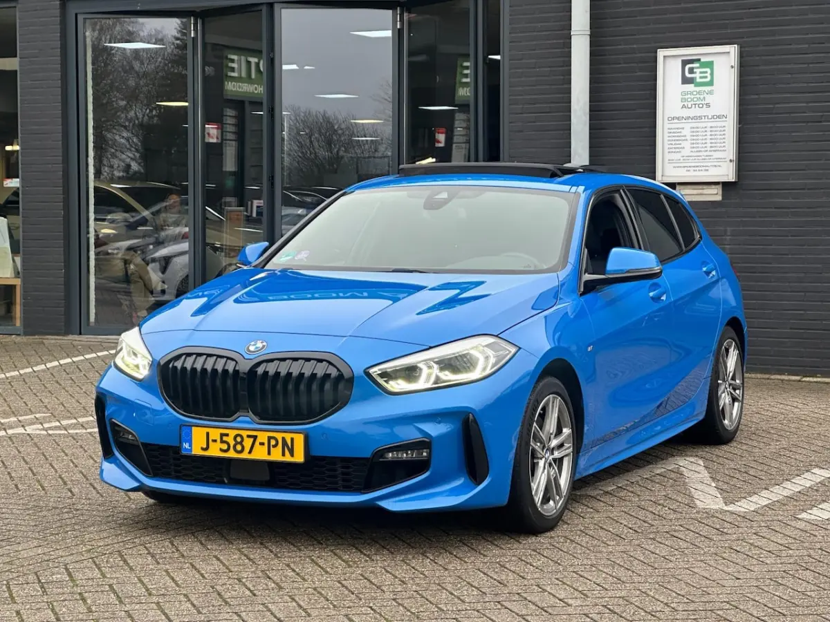 118i Executive Edition/PANO-DAK/NAVI/CARPLAY/LED/NL AUTO NAP