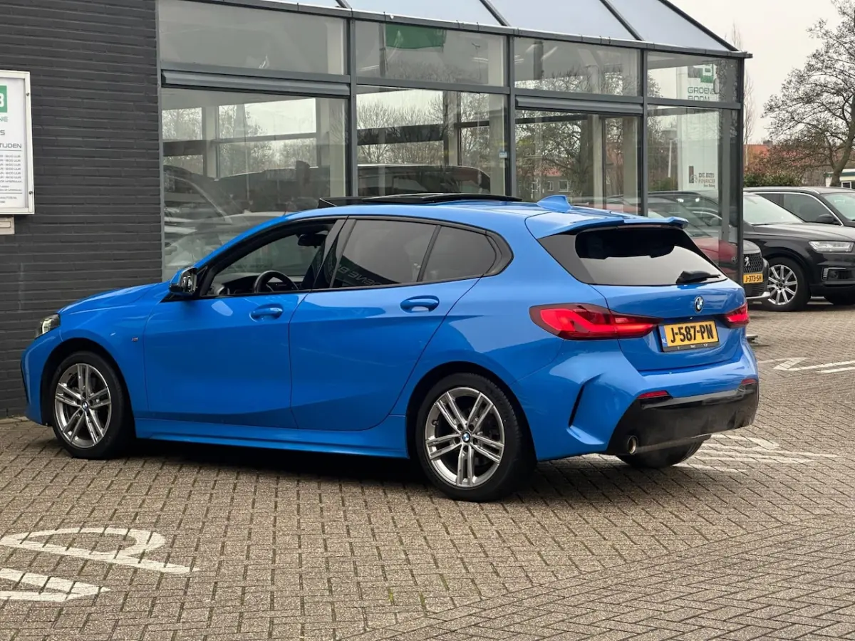 118i Executive Edition/PANO-DAK/NAVI/CARPLAY/LED/NL AUTO NAP