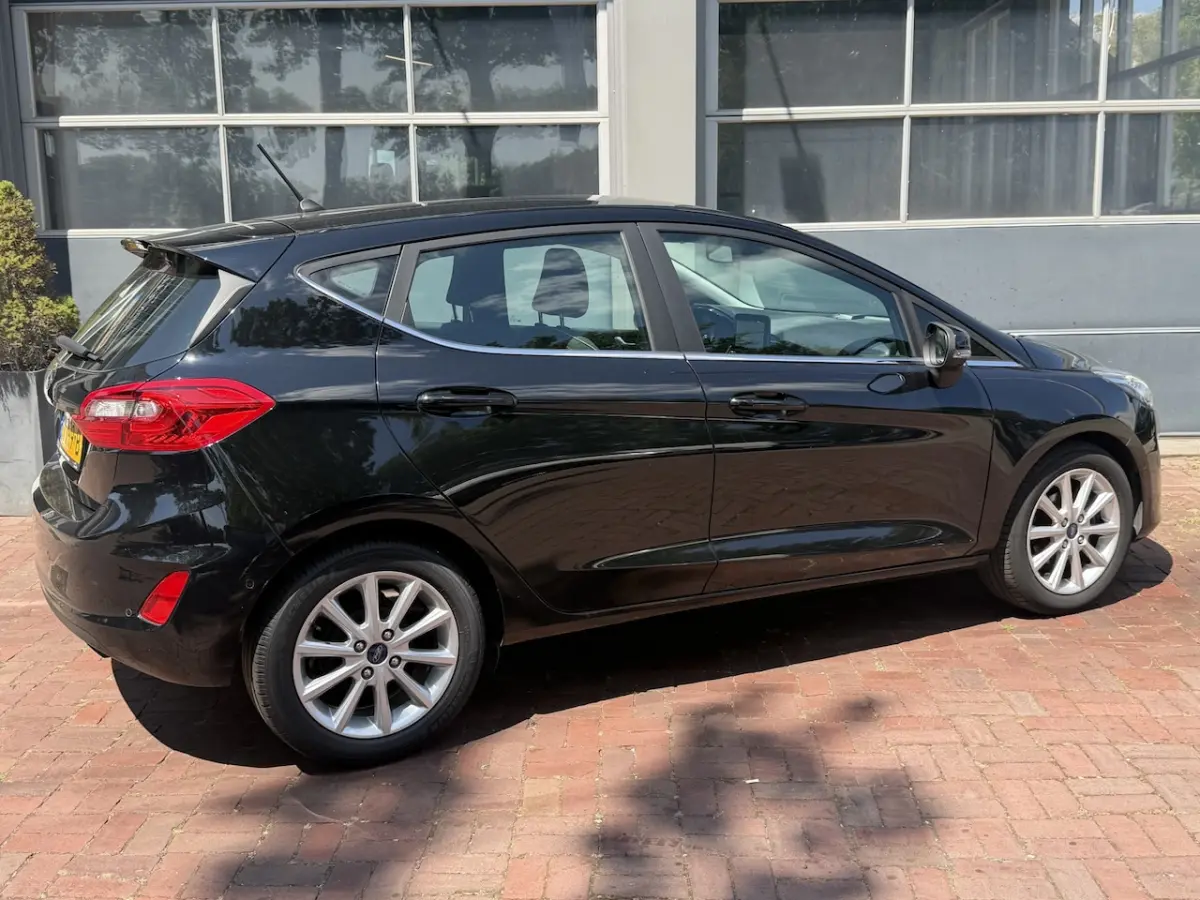 1.0 EcoBoost Titanium 4-2018 â¢ 74 kW / 101 PK â¢ Benzine â¢ Automaat â¢ Stoel & Stuurverwarmi