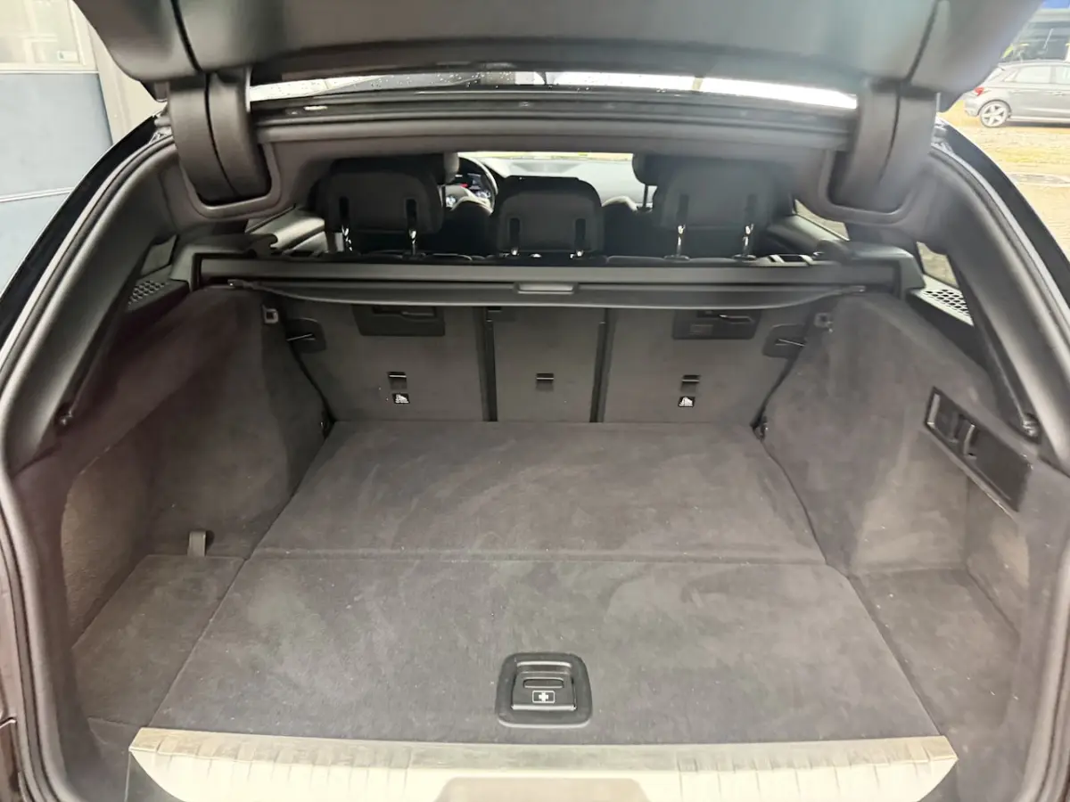 330e Business Edition Plus Bj 2022 292PK | M-pakket | Full led | Carplay | Trekhaak wegkla