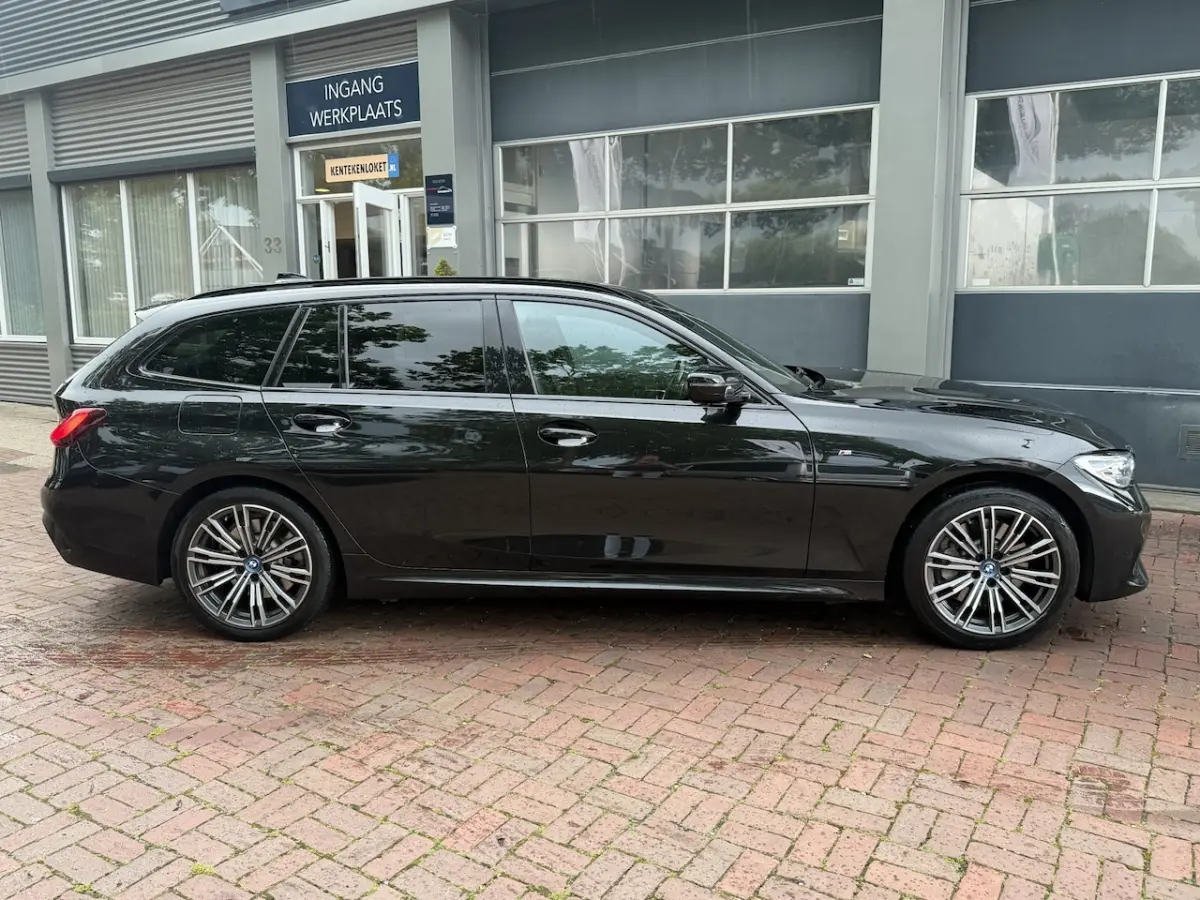 330e Business Edition Plus Bj 2022 292PK | M-pakket | Full led | Carplay | Trekhaak wegkla