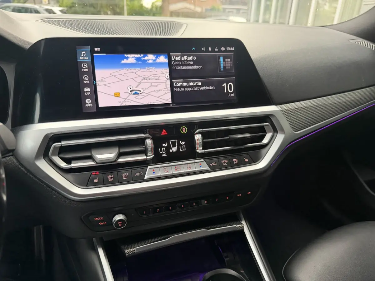 330e Business Edition Plus Bj 2022 292PK | M-pakket | Full led | Carplay | Trekhaak wegkla