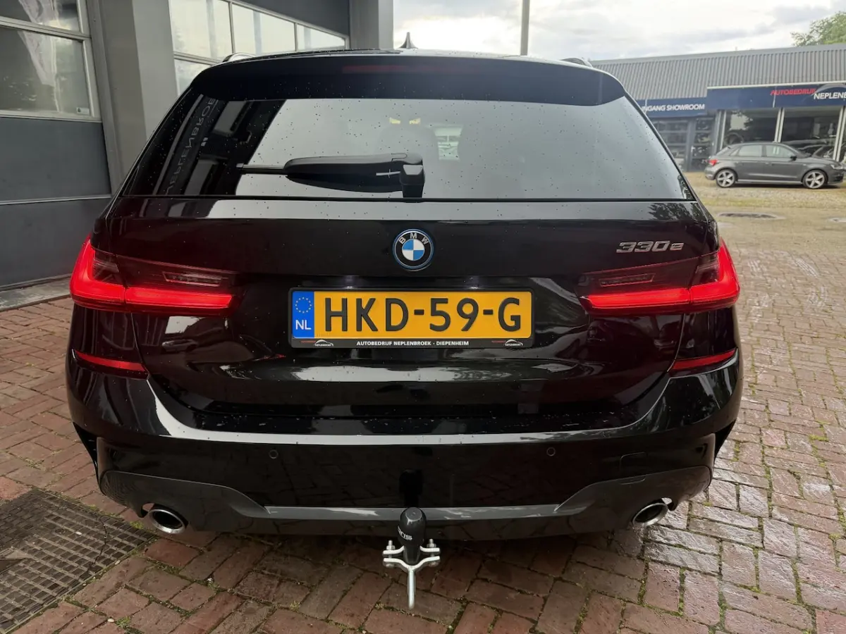 330e Business Edition Plus Bj 2022 292PK | M-pakket | Full led | Carplay | Trekhaak wegkla
