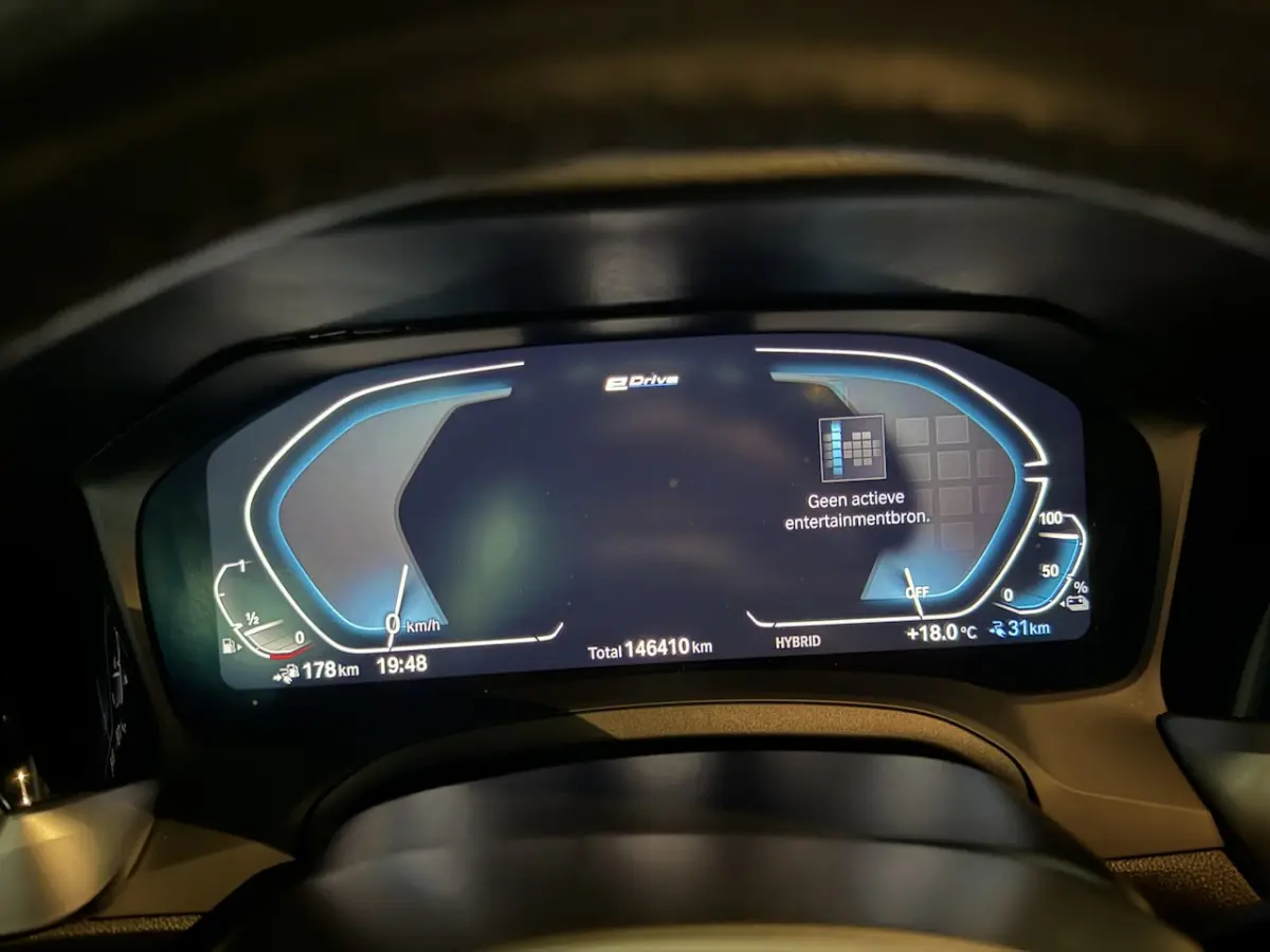 330e Business Edition Plus Bj 2022 292PK | M-pakket | Full led | Carplay | Trekhaak wegkla
