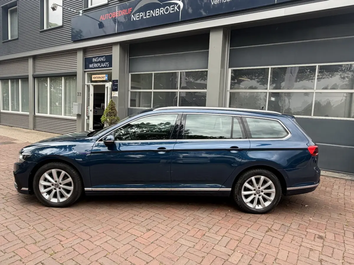1.4 TSI PHEV GTE Business | 2021 | Panoramadak | Trekhaak | Head-up Display | Dealer Onder