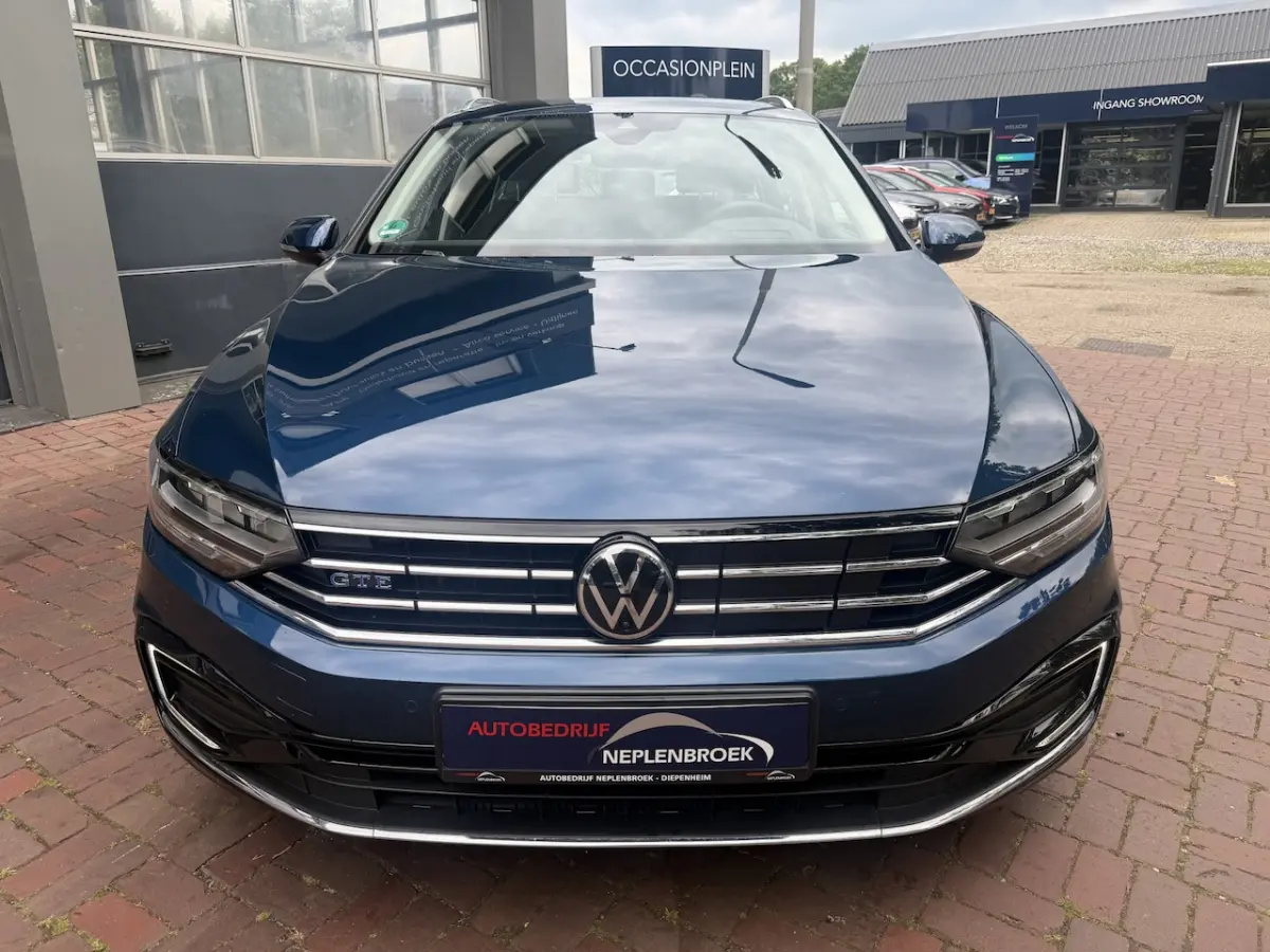 1.4 TSI PHEV GTE Business | 2021 | Panoramadak | Trekhaak | Head-up Display | Dealer Onder