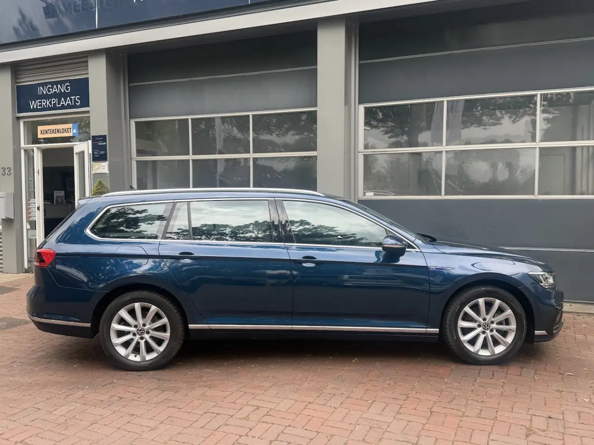 1.4 TSI PHEV GTE Business | 2021 | Panoramadak | Trekhaak | Head-up Display | Dealer Onder