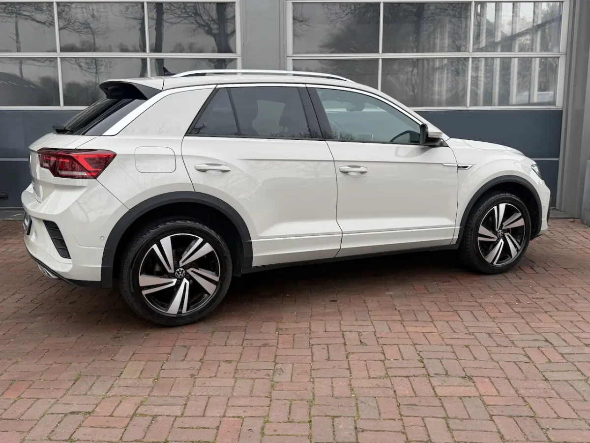 1.5 TSI R-Line Dealer onderhouden 2024 km 24.000 Nap 1e eigenaar