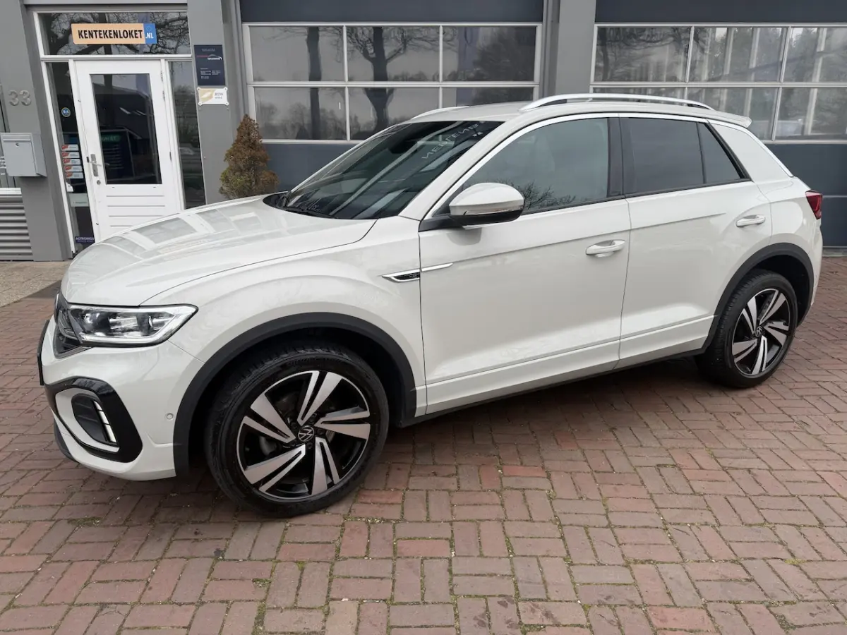 1.5 TSI R-Line Dealer onderhouden 2024 km 24.000 Nap 1e eigenaar