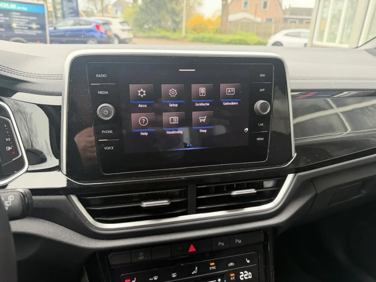 1.5 TSI R-Line Dealer onderhouden 2024 km 24.000 Nap 1e eigenaar