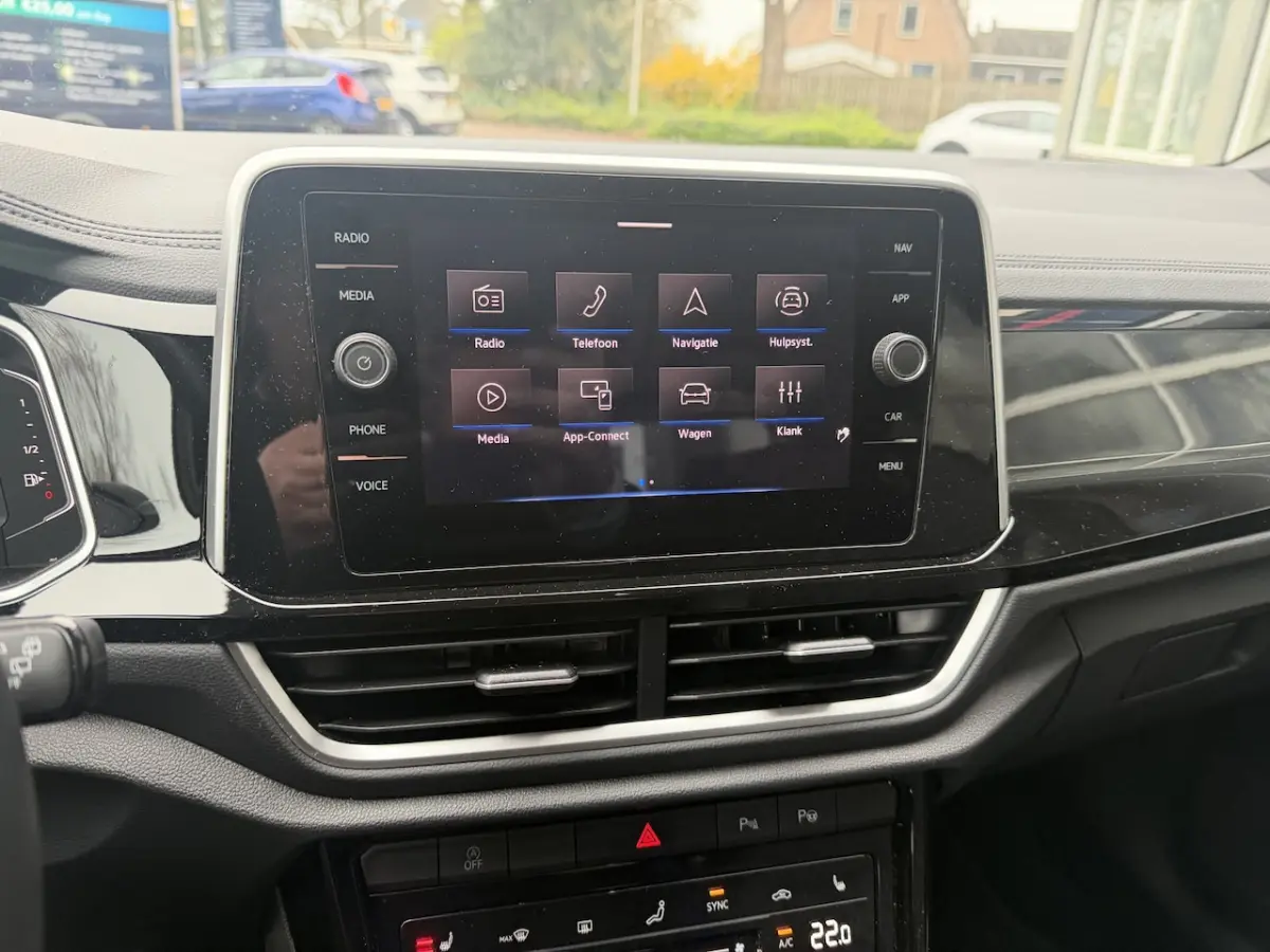 1.5 TSI R-Line Dealer onderhouden 2024 km 24.000 Nap 1e eigenaar