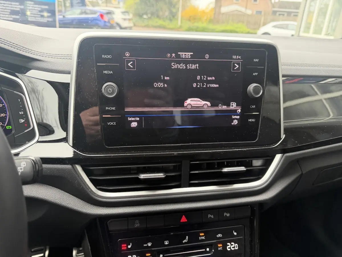 1.5 TSI R-Line Dealer onderhouden 2024 km 24.000 Nap 1e eigenaar