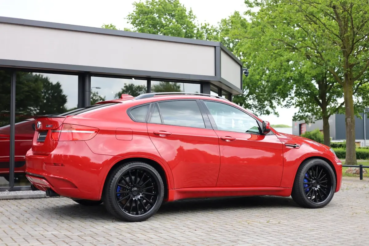 M 4.4i V8 Melbourne / Silverstone