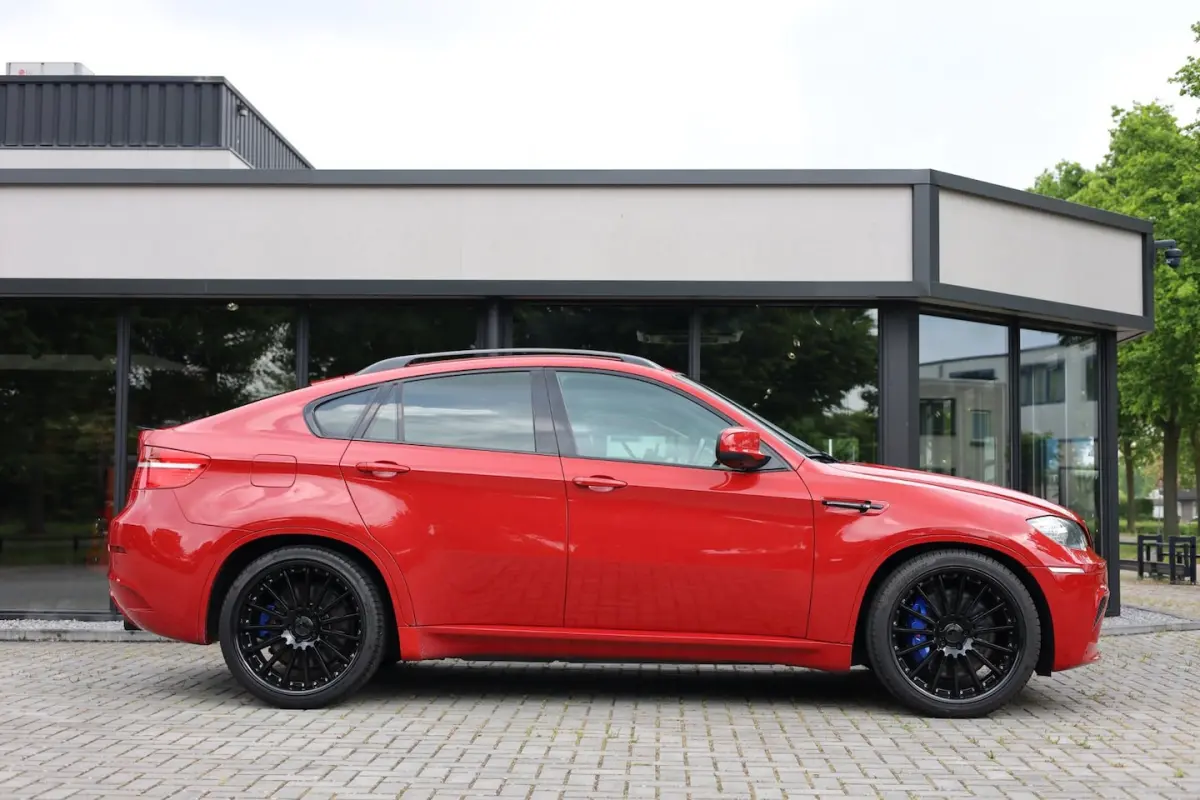 M 4.4i V8 Melbourne / Silverstone