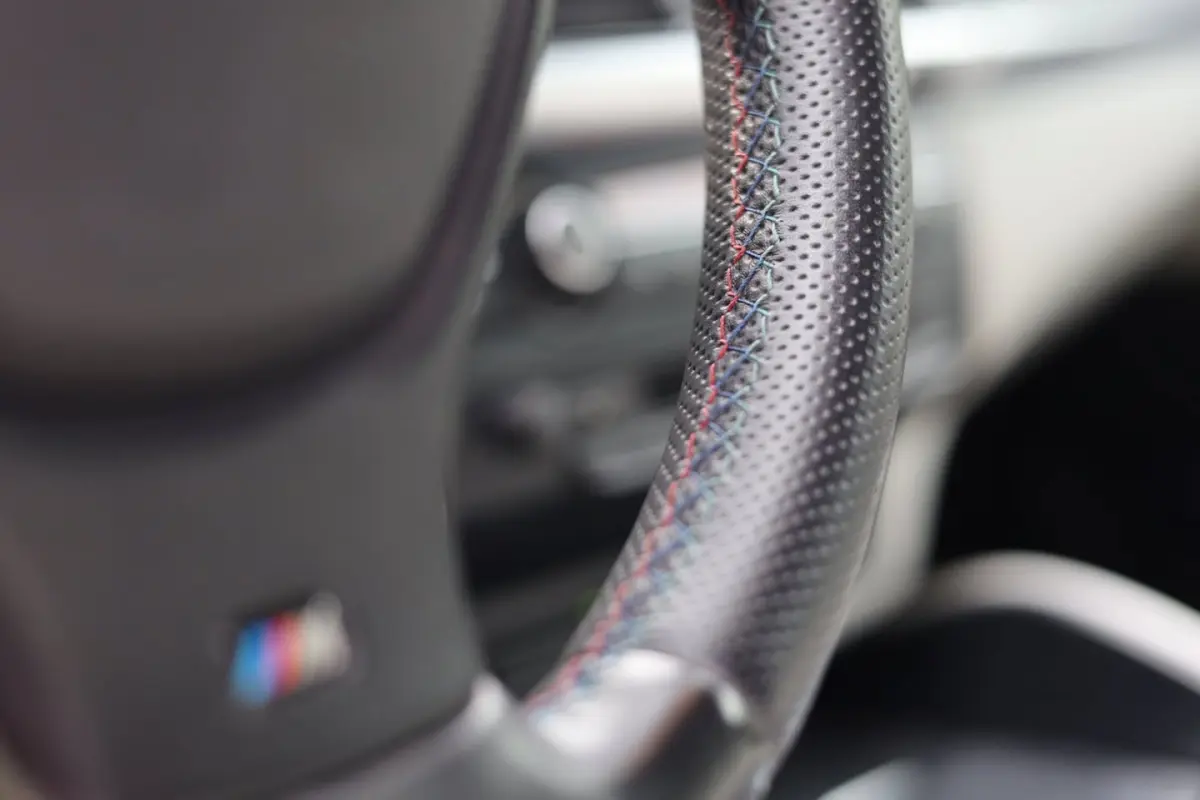 M 4.4i V8 Melbourne / Silverstone