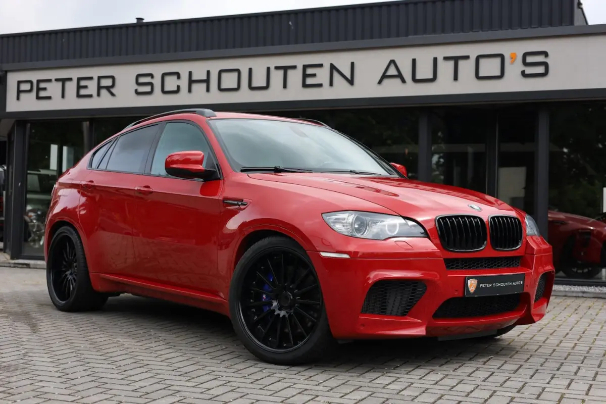 M 4.4i V8 Melbourne / Silverstone